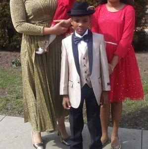 Boys 3 pc suit & hat